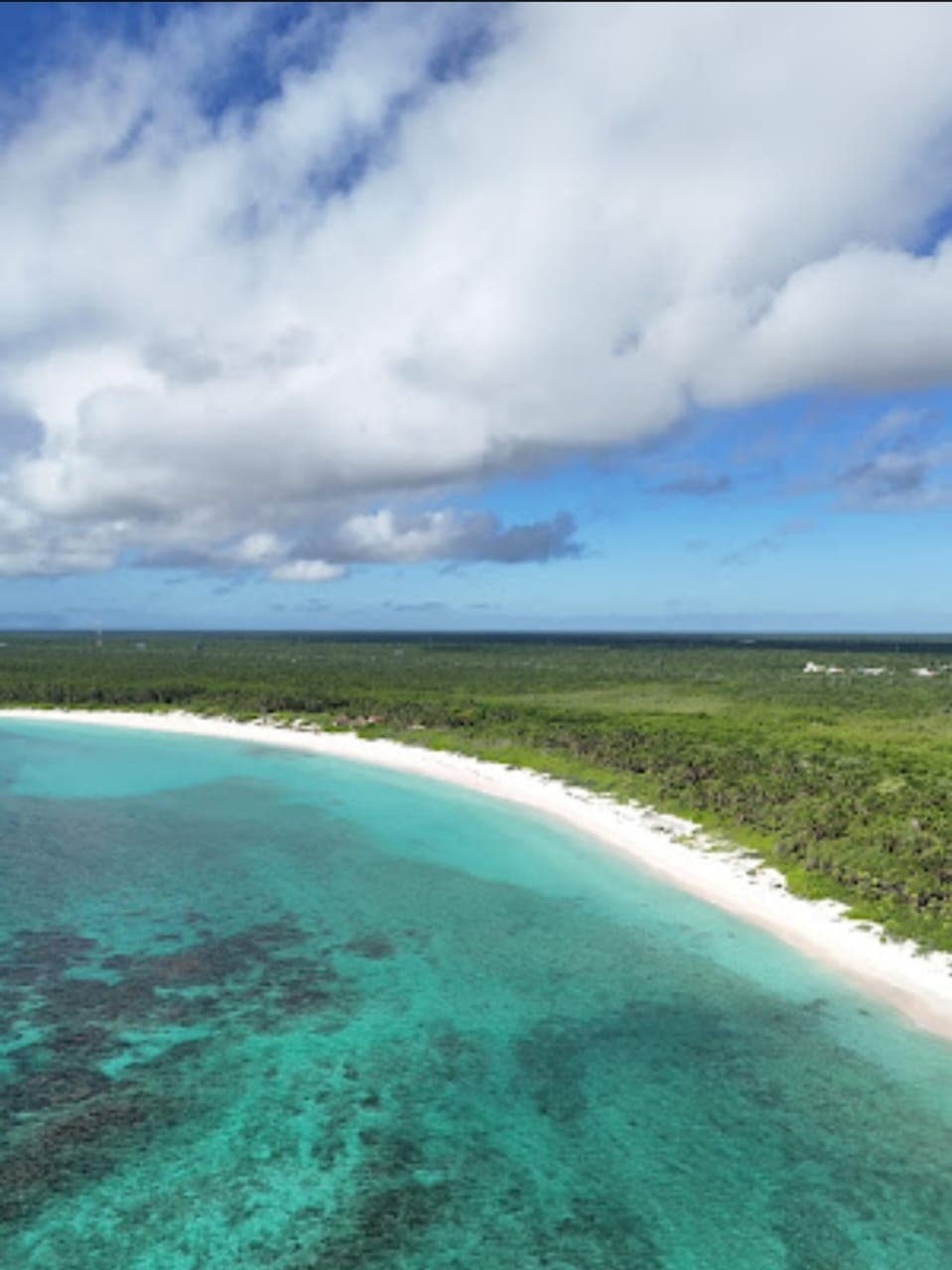 Vista aérea de desarrollo inmobiliario en Tulum mostrando las mejores zonas de inversión
