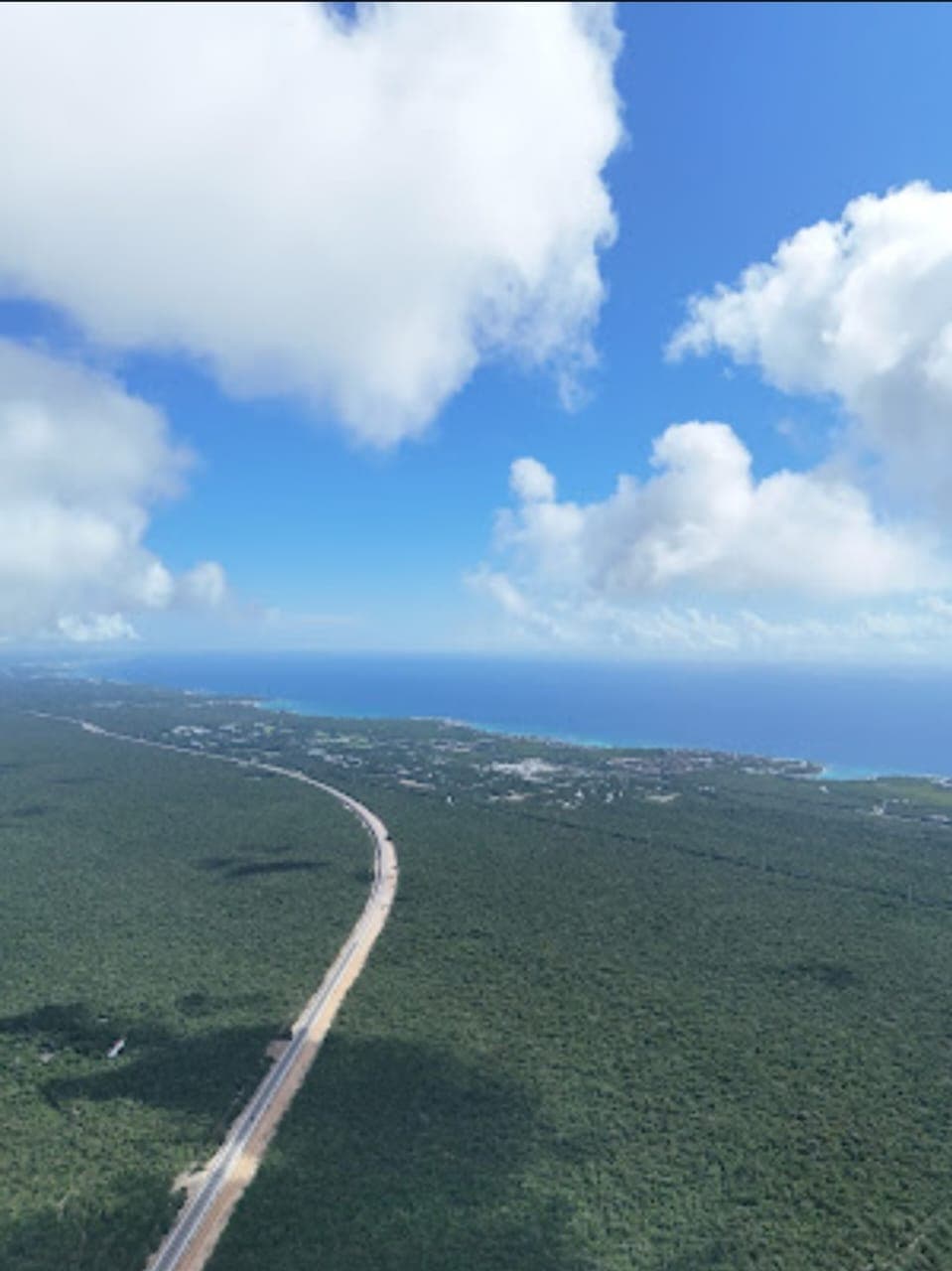 Proyecto de arquitectura sustentable en la Riviera Maya con integración natural